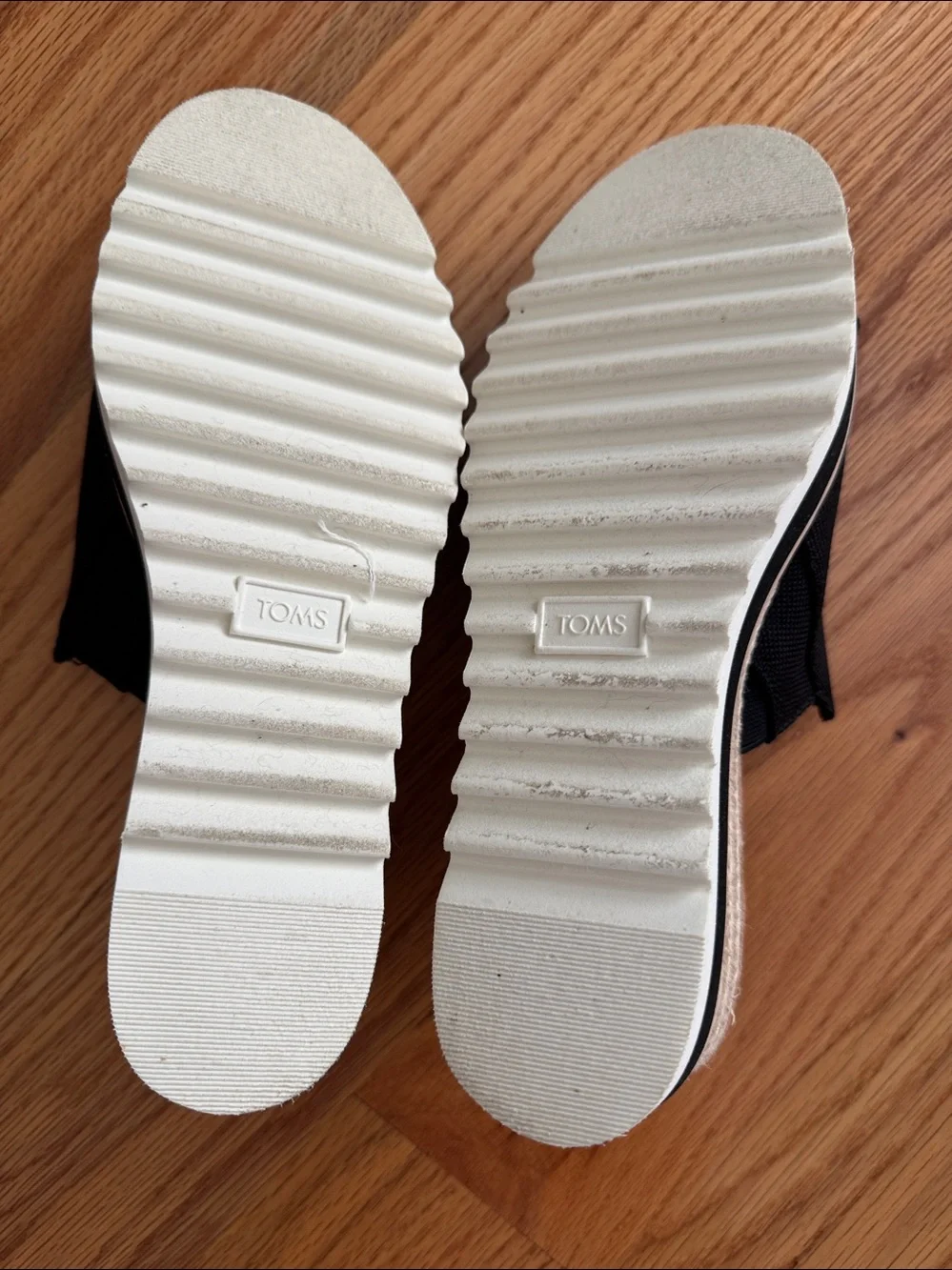 TOMS Like New Black Open-Toe Slide Mules - Picture 4 of 5